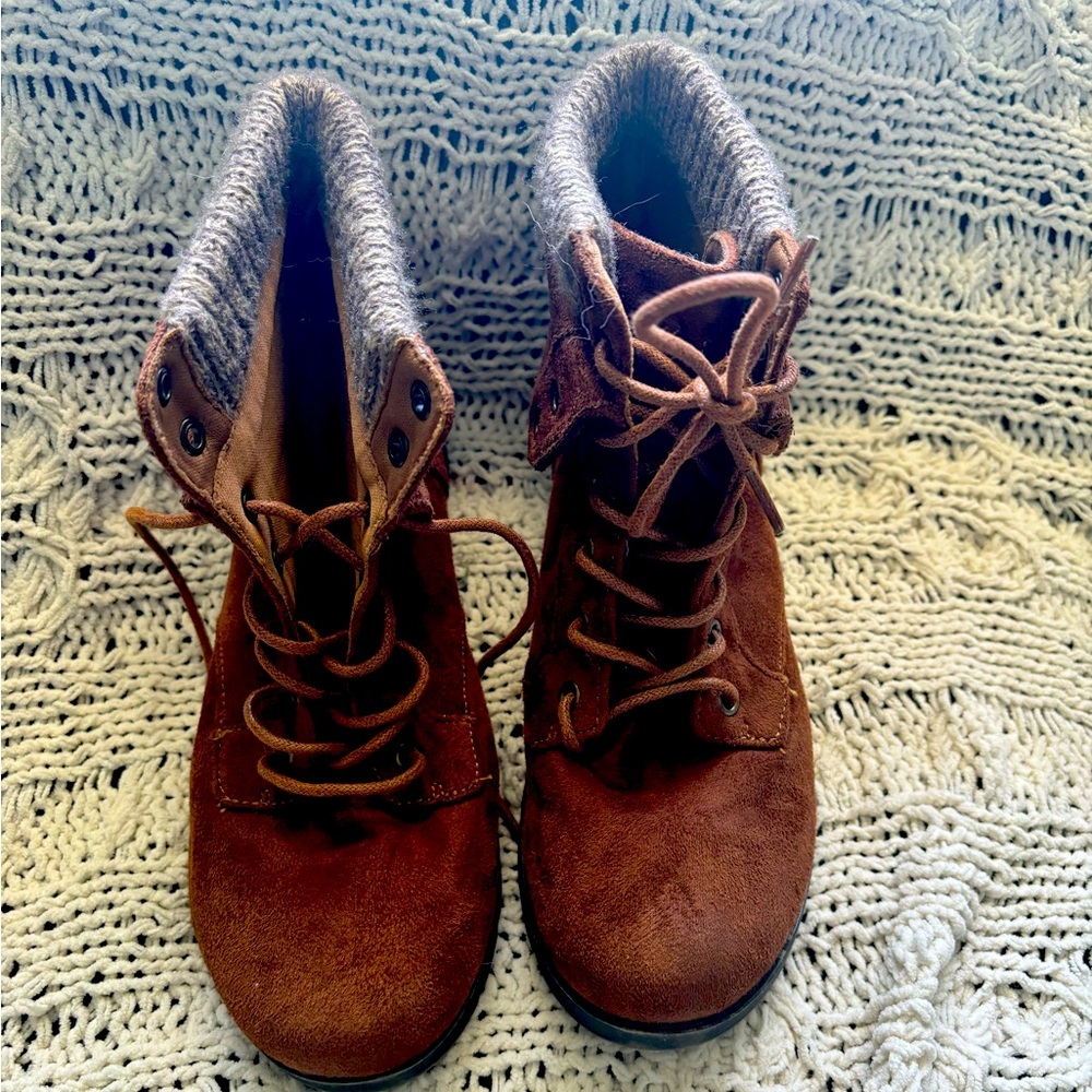 Arizon ankle boots, beautiful condition